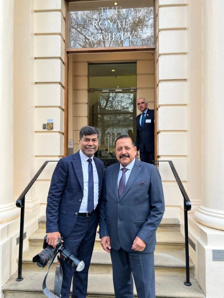Dwarkesh Kansara with Dr. Jitendra Singh | Devarshi Photo Limited